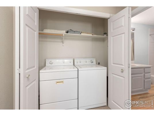 Interior, Utility Closets, Washer, Wood Texture Flooring