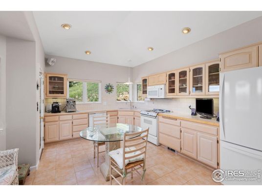 Dining room, Interior, Kitchen, Recessed Lighting
