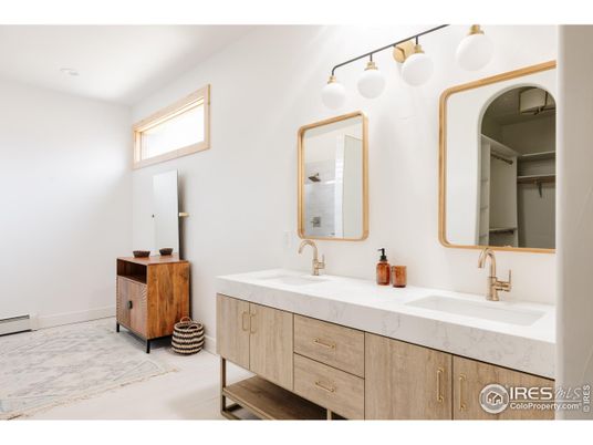 Bathroom, Dual Sink Vanities, Interior