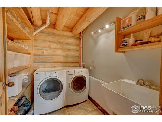 Interior, Washer, Wooden Beams, Wooden Ceilings, Wooden Walls