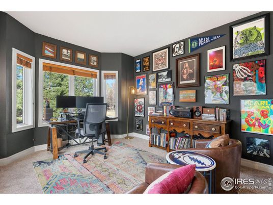 Home Office, Interior