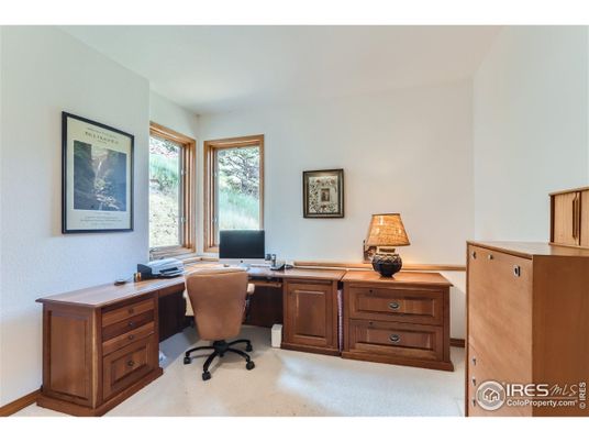 Home Office, Interior