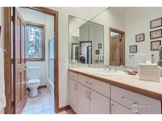 Bathroom, Interior, Tile Countertops