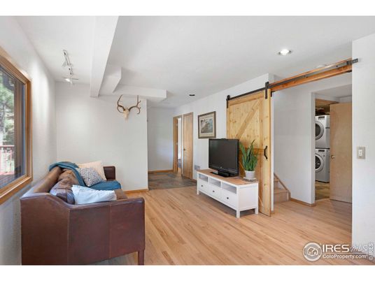 Interior, Recessed Lighting, Utility Closets, Washer, Wood Texture Flooring