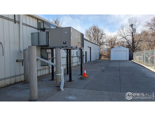 Detached Garage, Exterior