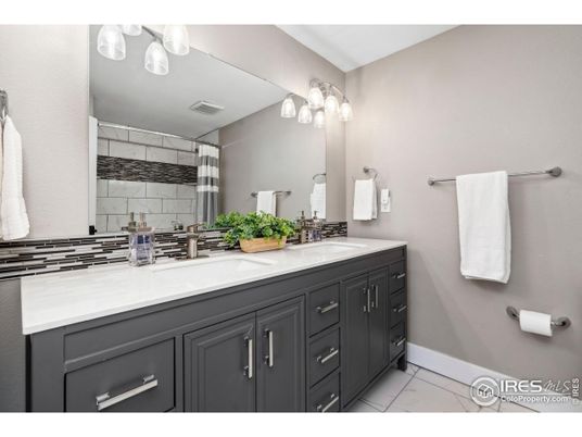 Bathroom, Dual Sink Vanities, Interior