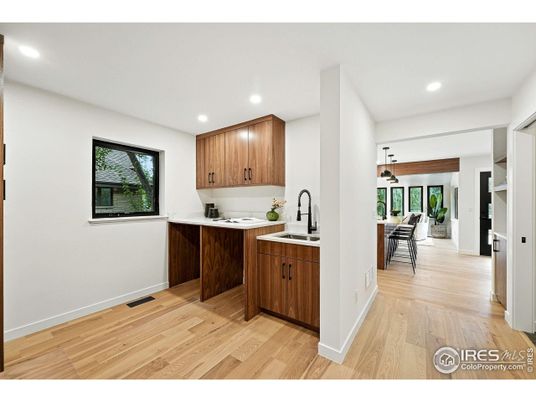 Dining room, Interior, Kitchen, Pendant Lights, Recessed Lighting, Wood Texture Flooring