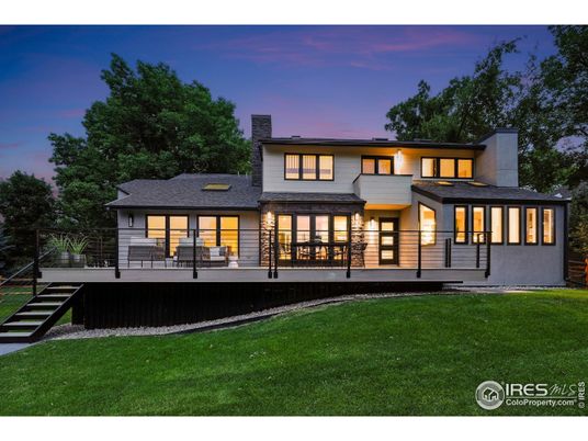 Backyard, Exterior, Facade, Modern