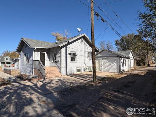 Backyard, Detached Garage, Exterior