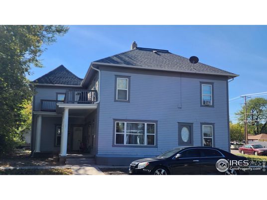 Exterior, Facade, Queen Anne Victorian