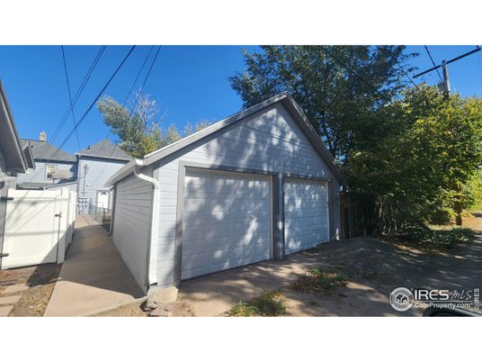 Detached Garage, Exterior