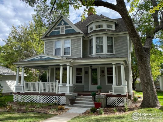 Exterior, Facade, Queen Anne Victorian