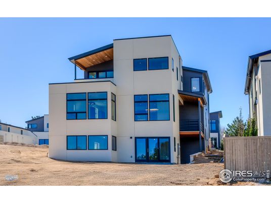 Backyard, Exterior, Facade, Modern