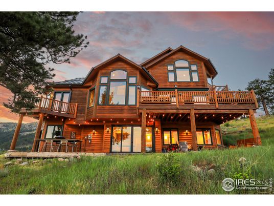 Backyard, Exterior, Facade, Log Home
