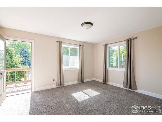 Empty room, Interior