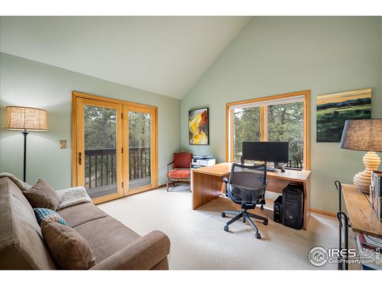 Home Office, Interior