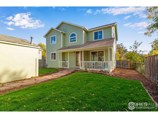 Backyard, Exterior, Facade, Farmhouse