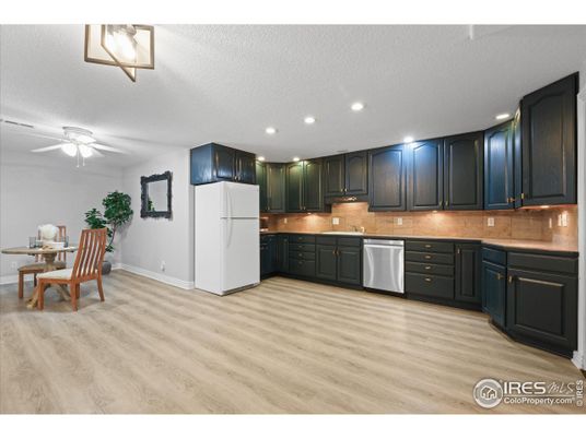 Dining room, Interior, Kitchen, Recessed Lighting, Wood Texture Flooring