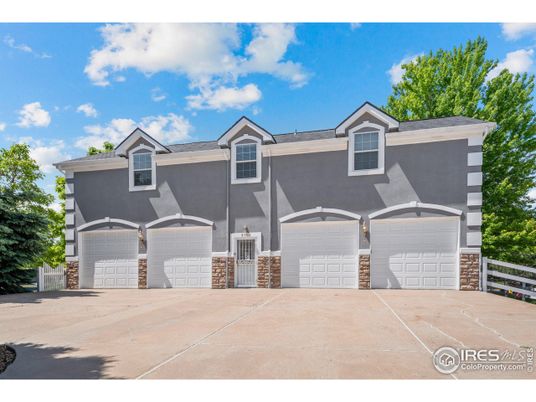 Attached, Exterior, Facade, Rowhouse