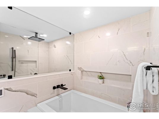 Bathroom, Interior, Marble Walls, Recessed Lighting