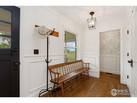 Interior, Pendant Lights, Wood Texture Flooring