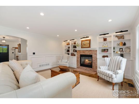 Fireplace, Interior, Living room, Recessed Lighting