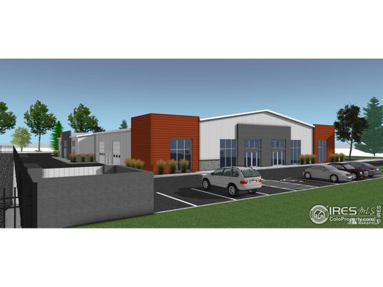 Exterior, Facade, Modern