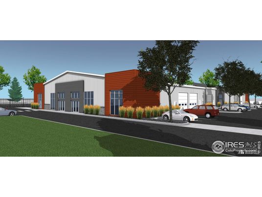 Exterior, Facade, Modern