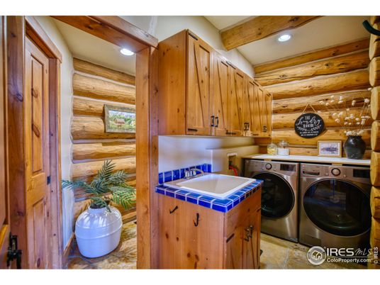 Interior, Recessed Lighting, Washer, Wooden Beams, Wooden Walls