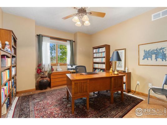 Home Office, Interior