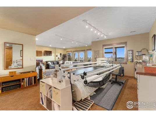 Fitness Equipment, Interior, Living room, Recessed Lighting