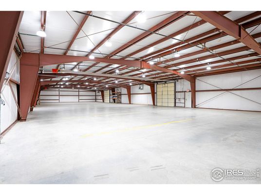Garage, Interior, Wooden Beams