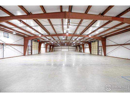 Garage, Interior, Wooden Beams