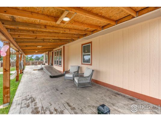 Exterior, Wooden Beams