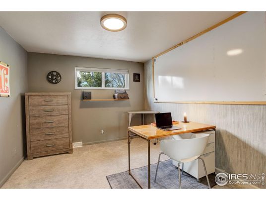 Home Office, Interior