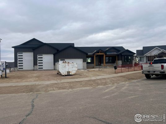 Attached, Exterior, Facade, Ranch