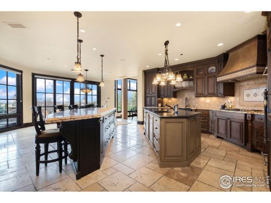 Chandelier, Dining room, Interior, Kitchen, Pendant Lights, Recessed Lighting, Stainless Steel Appliances