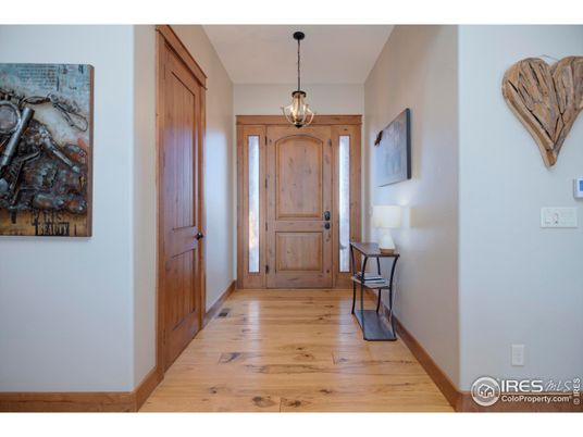 Interior, Pendant Lights, Wood Texture Flooring