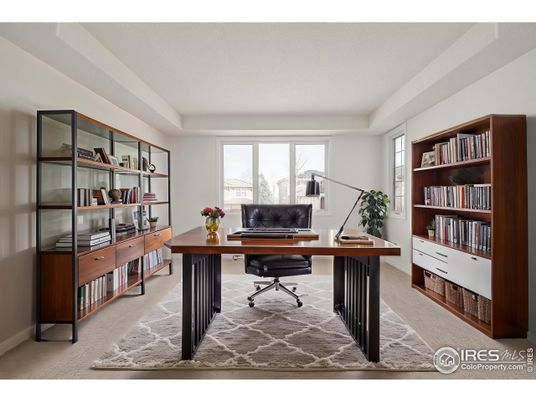 Home Office, Interior