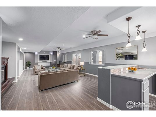Interior, Kitchen, Living room, Pendant Lights, Recessed Lighting, Wood Texture Flooring
