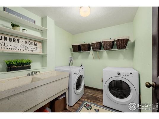 Interior, Washer, Wood Texture Flooring