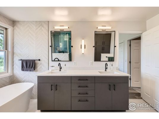 Bathroom, Dual Sink Vanities, Free Standing Baths, Interior