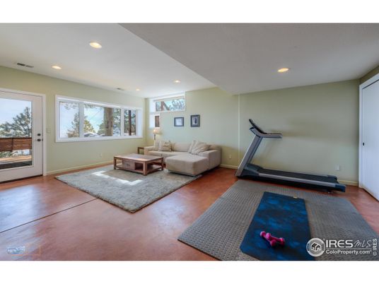 Fitness Equipment, Interior, Living room, Recessed Lighting