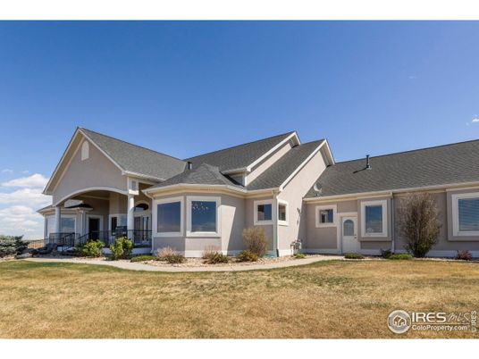 Backyard, Exterior, Facade, Ranch