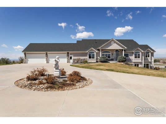 Attached, Exterior, Facade, Ranch