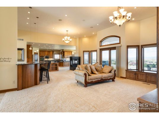 Chandelier, Interior, Kitchen, Living room, Pendant Lights, Recessed Lighting, Stainless Steel Appliances