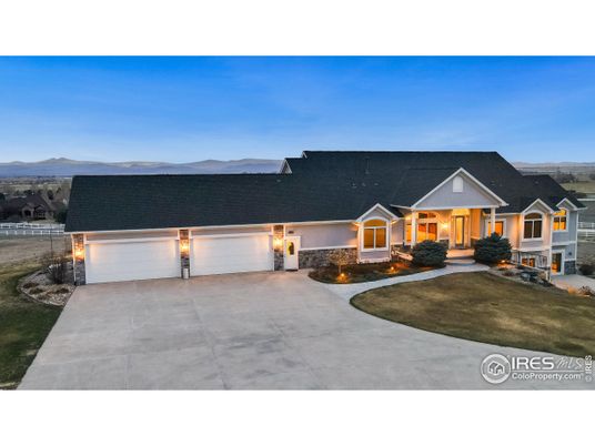 Attached, Exterior, Facade, Ranch