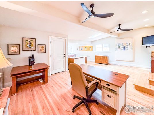 Home Office, Interior, Recessed Lighting, Wood Texture Flooring