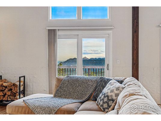 Bedroom, Interior, Water