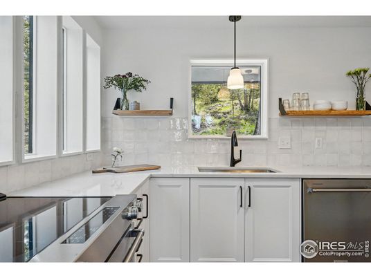 Interior, Kitchen, Pendant Lights, Stainless Steel Appliances